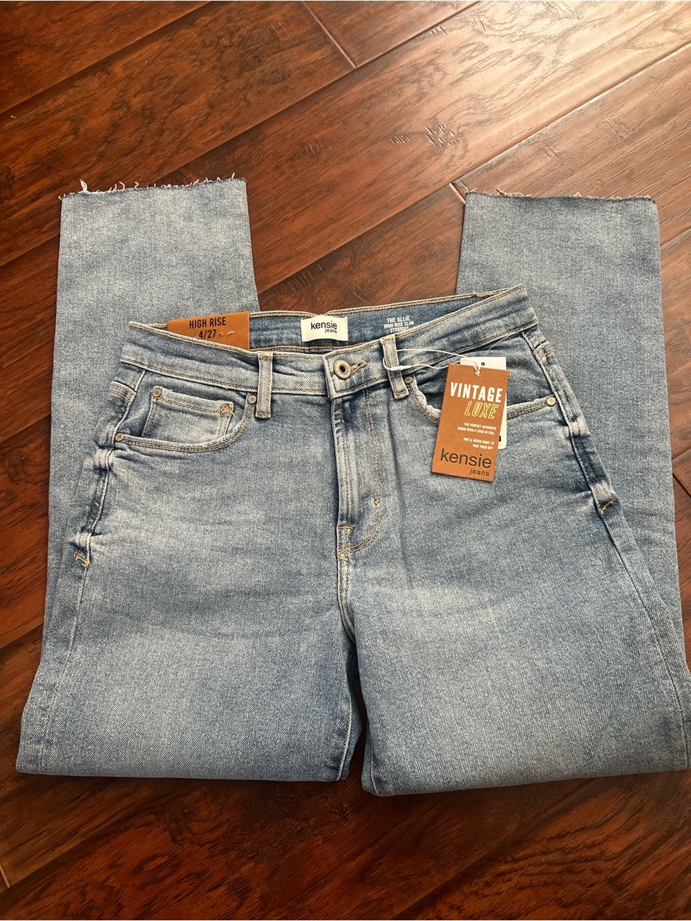 Kensie High-Rise Light Blue Vintage Wash Jeans
